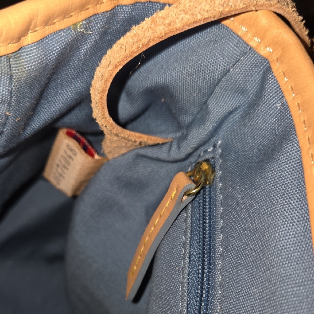 Dooney & Bourke Candy Backpack Rare - Picture 10 of 11